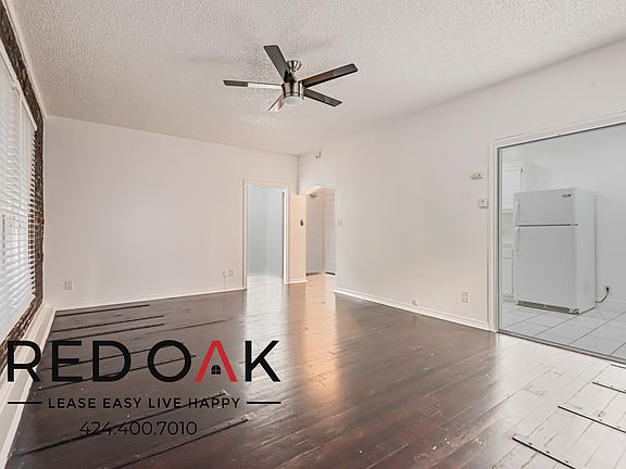 2nd image of 854 1/4 S Oxford Ave #311
