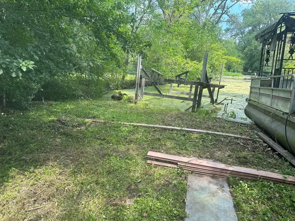 38473 N 9th St, Spring Grove, IL 60081