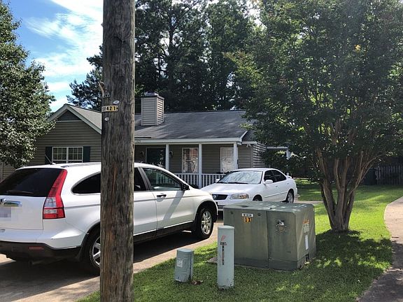 2nd image of 105 Sara Dr