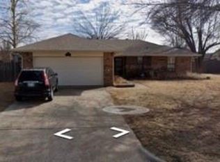 11840 N Larkdale Dr, Yukon, OK 73099