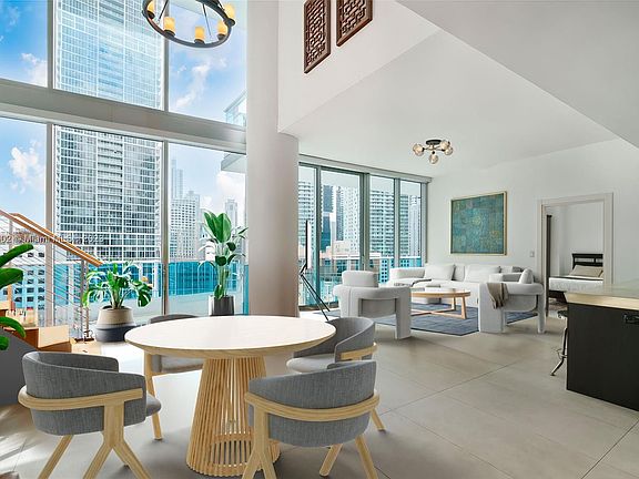5th image of 200 Biscayne Boulevard Way APT 1404