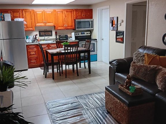 3rd image of 7102 Southgate Boulevard #7102