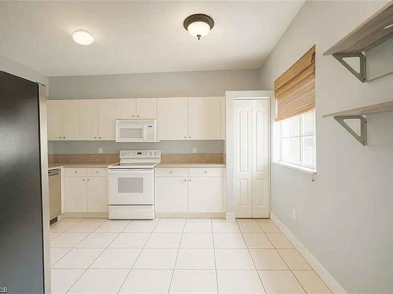 700 Luisa Ln #2 — Photo 11