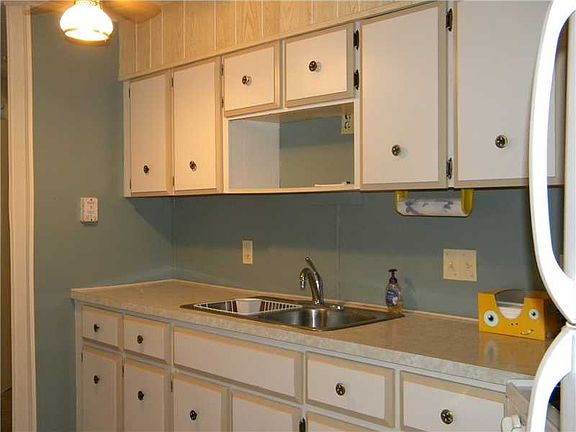 4th image of 837 Wren Cir