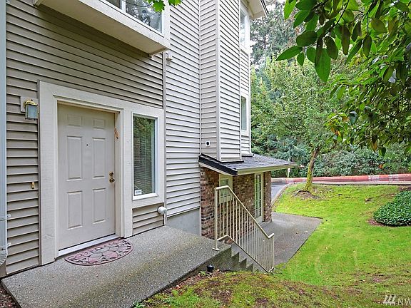 3rd image of 12412 NE 7th Pl #12412