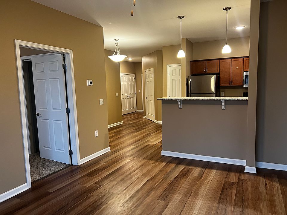1st image of 5827 Broadway St #727
