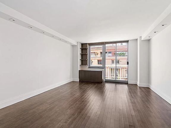 5th image of 393 W 49th St #6CC