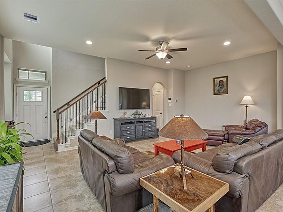 5th image of 207 Biltmore Loop
