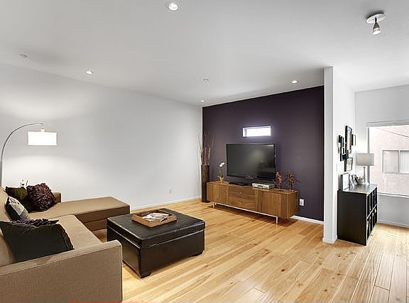 4th image of 221 Montecito Way