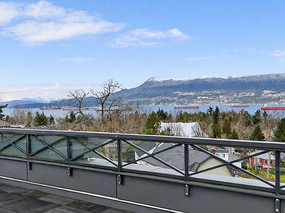 2nd image of 4350 Locarno Cres