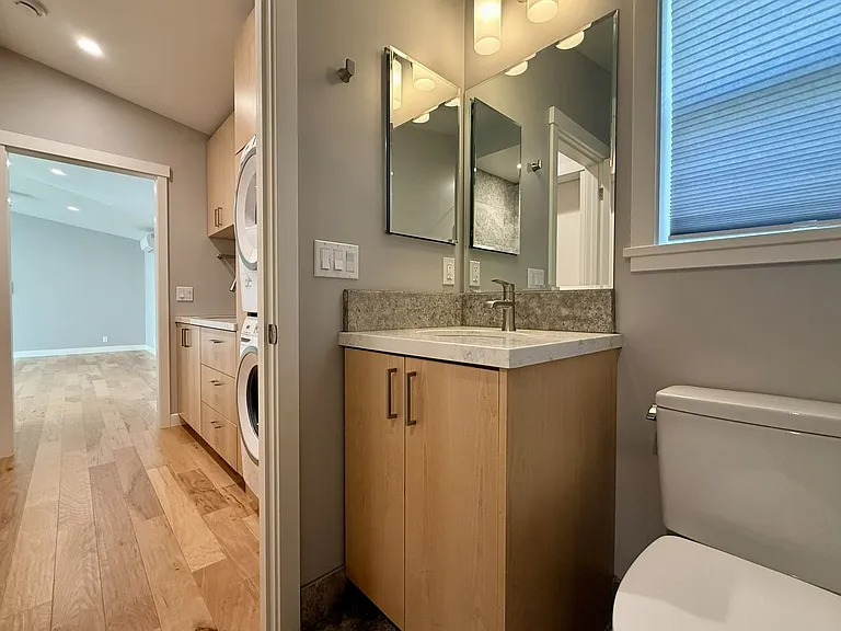1665 Laurel Ave — Photo 9