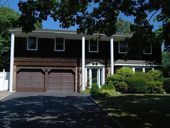 Beautiful Brookfield Colonia