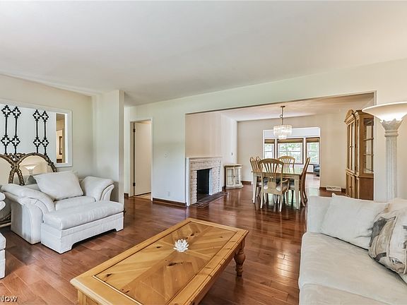 3rd image of 8398 Eaton Dr