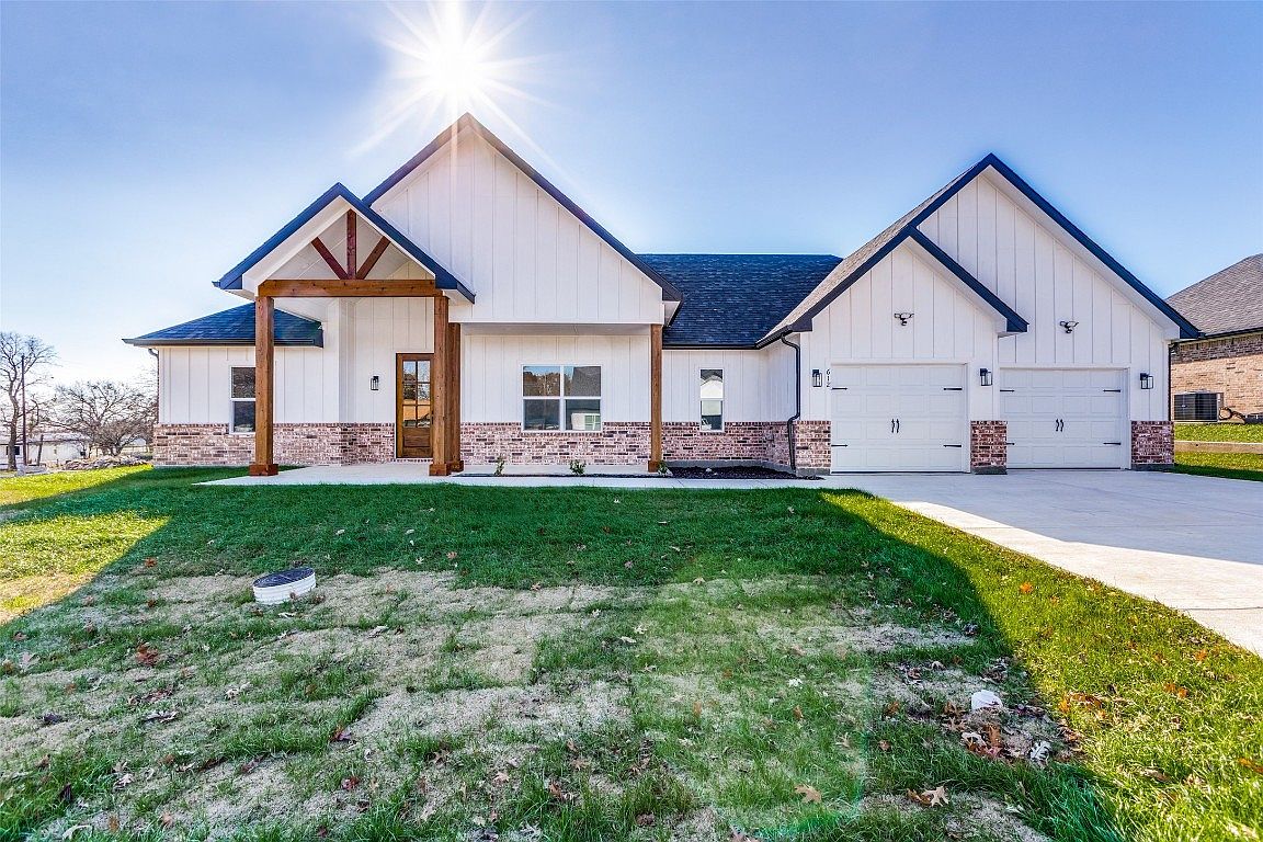 612 E 4th St, Muenster, TX 76252 Zillow