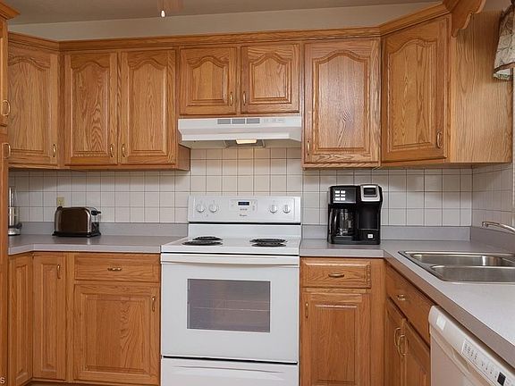 4th image of 5448 Pamona Dr