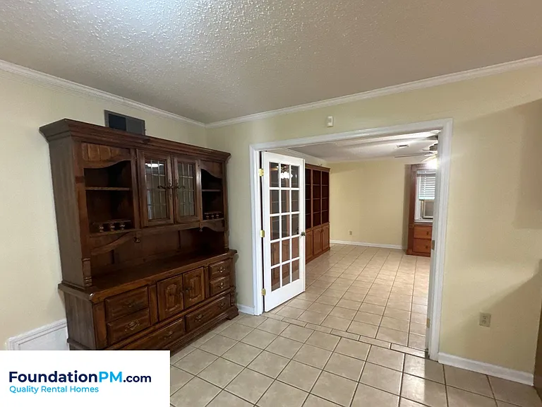 2621 Derbyshire Ave — Photo 9