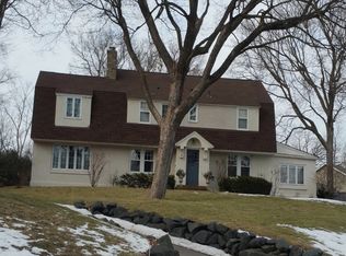 435 Far Hill Rd, Wayzata, MN 55391