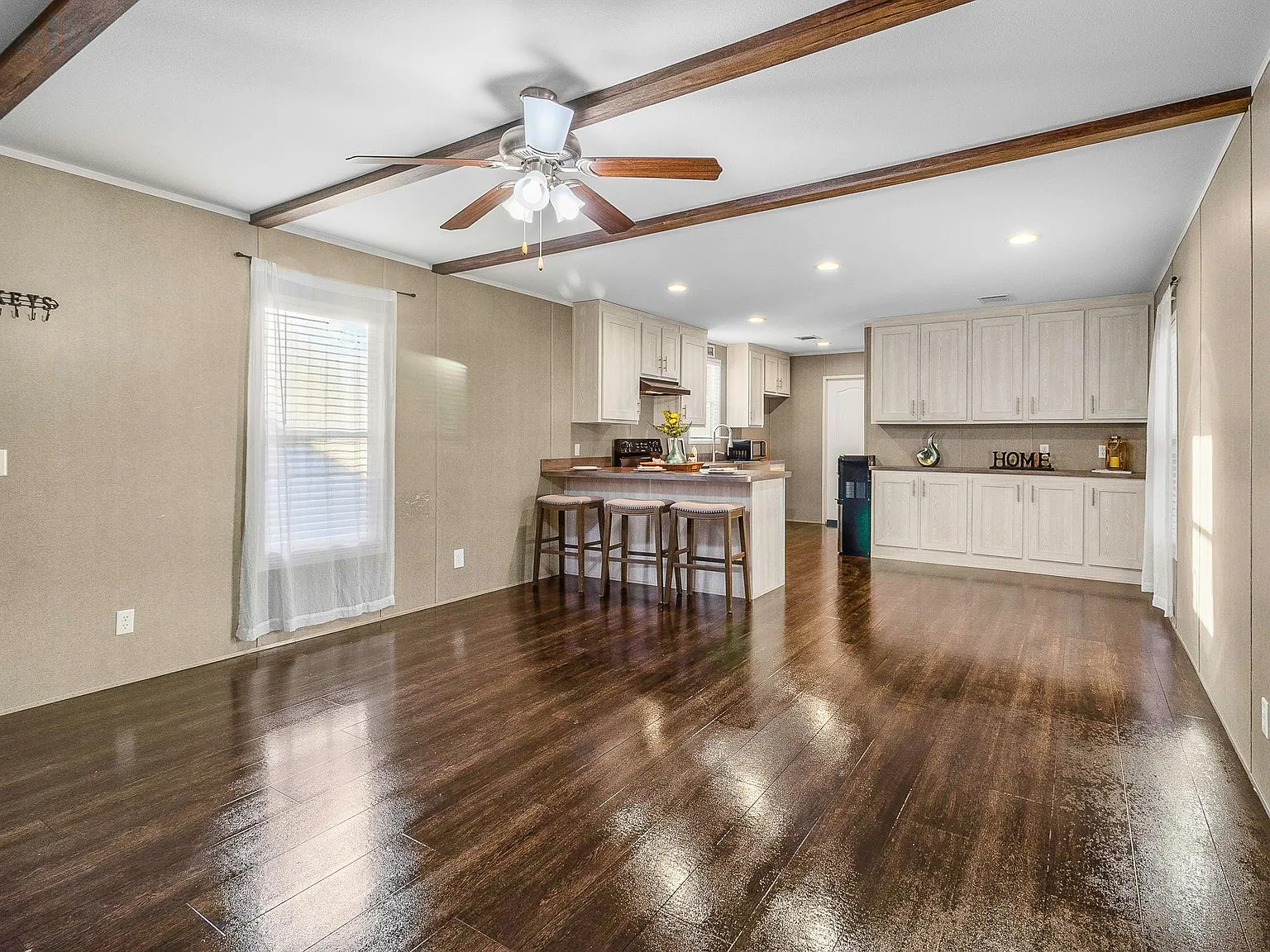 3 bed, 2.0 bath, 1280 sqft, $1,500 — Photo 4