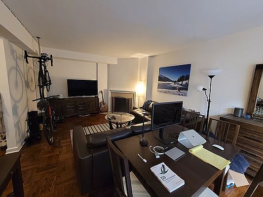 3rd image of 41 W 58th St APT 4E