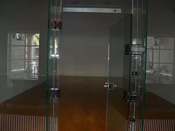 Indoor raquet ball