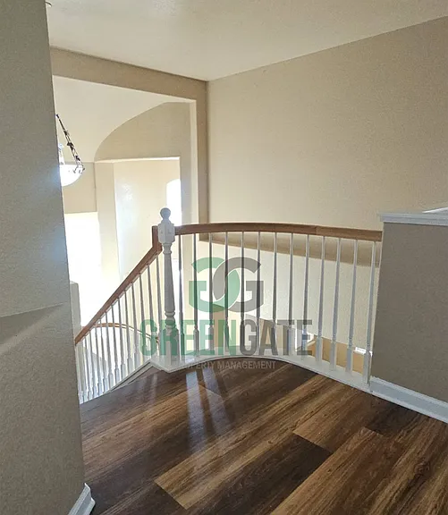 571 Zurich Dr — Photo 53