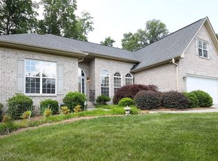 29 Bluff Ridge Ct, Greensboro, NC 27455