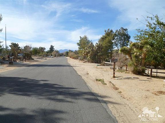 5th image of 56860 Carlyle Dr