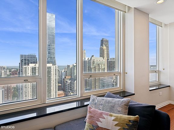 5th image of 33 W Ontario St APT 51F