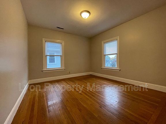 5th image of 23 Villa Ave Floor 3