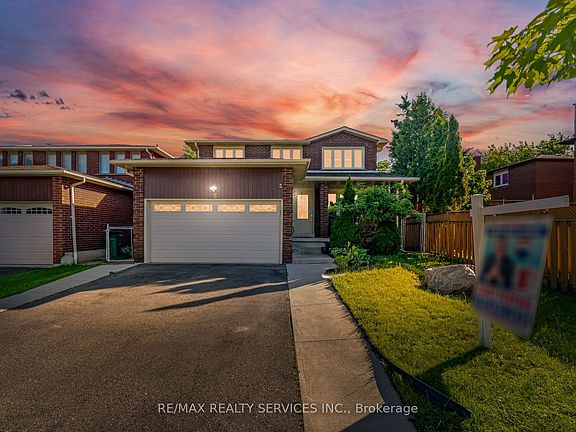 2nd image of 26 Sunforest Dr