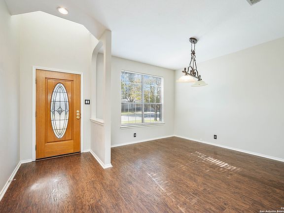 3rd image of 9018 FOXGROVE WAY