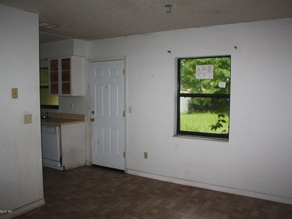 3rd image of 621 S WEST Street