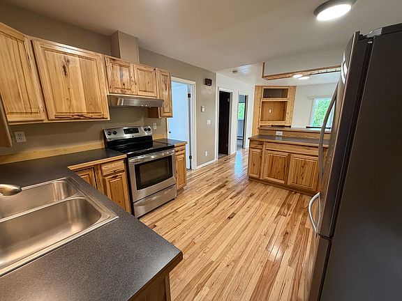 3rd image of 5271 Hardland Ave