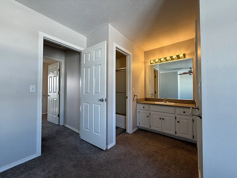 5580 S Robberson Ave #H — Photo 9