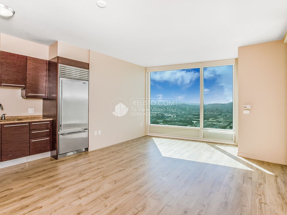 1st image of 425 1st St Unit 3704