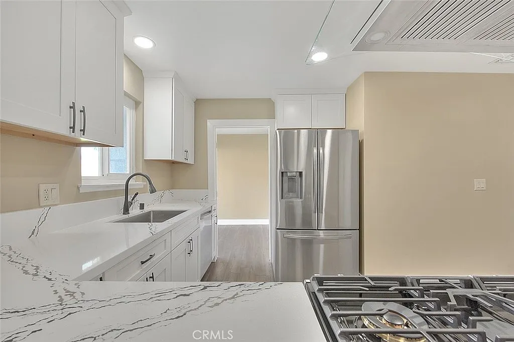 4 bed, 2154 sqft, $3,800 — Photo 4