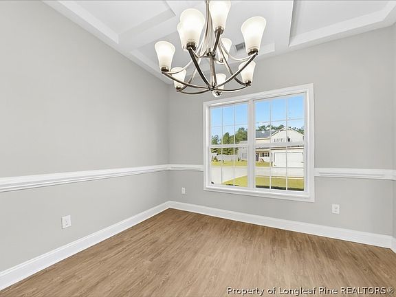 4th image of 360 Blackhawk Ln