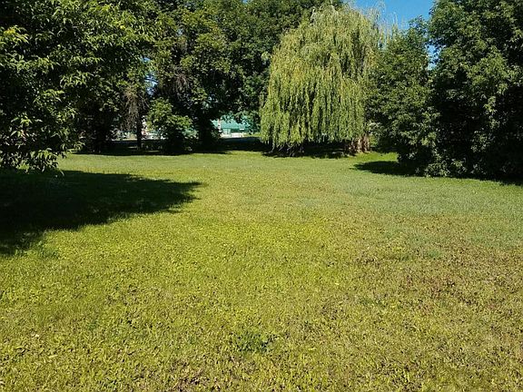 4th image of 23 Woodland Park Dr