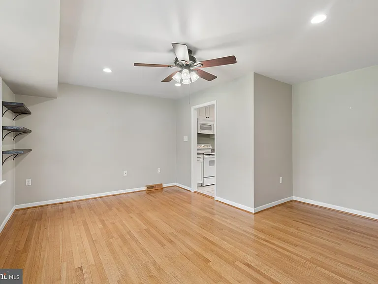 8109 Broadview Dr — Photo 8