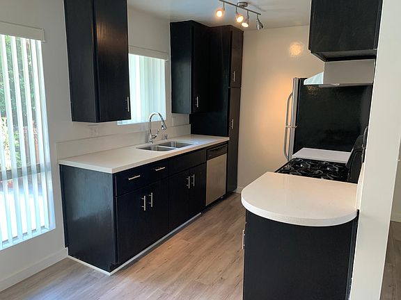 5th image of 836 Westbourne Dr #105-A