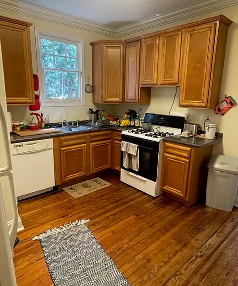 4933 S Prieur St #A — Photo 9