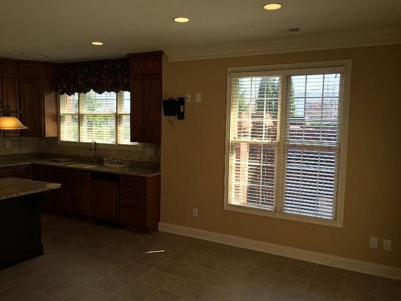 5th image of 945 Star Shoot Pkwy