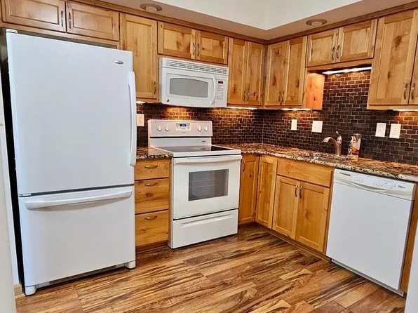 12600 Parkwood Dr APT 208, Burnsville, MN 55337