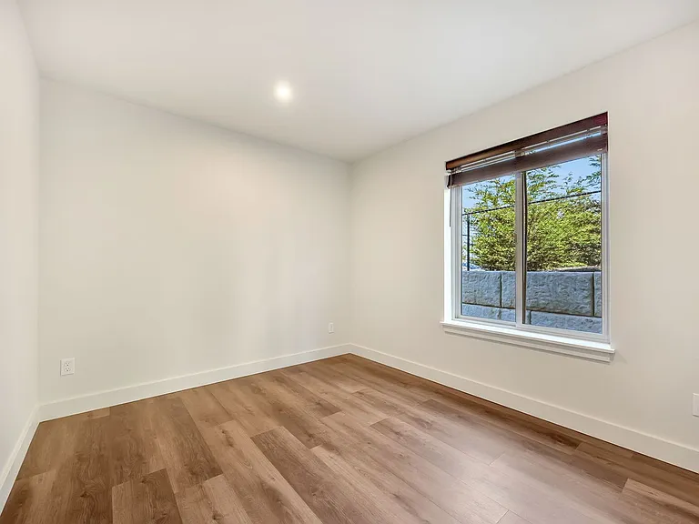 Jetty Stone Apartments — Photo 58