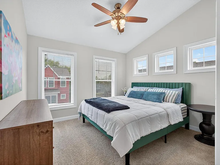 4833 Lauren Ln — Photo 22