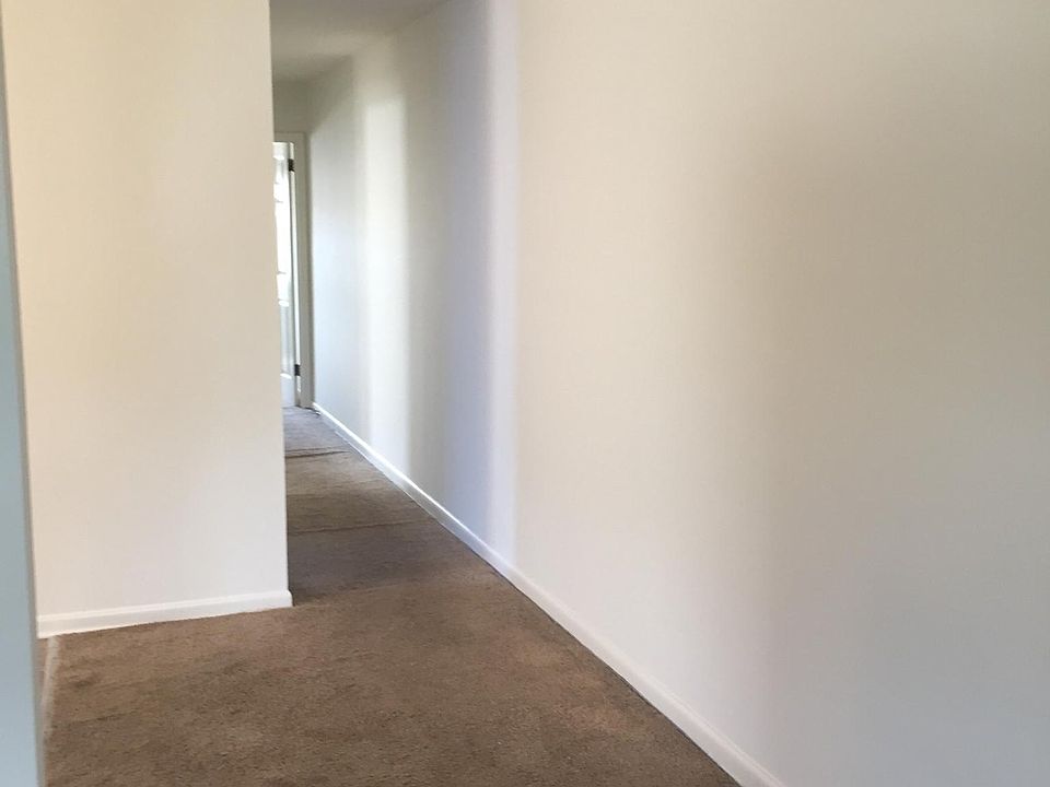 2nd image of 143 Roesch Ave APT A