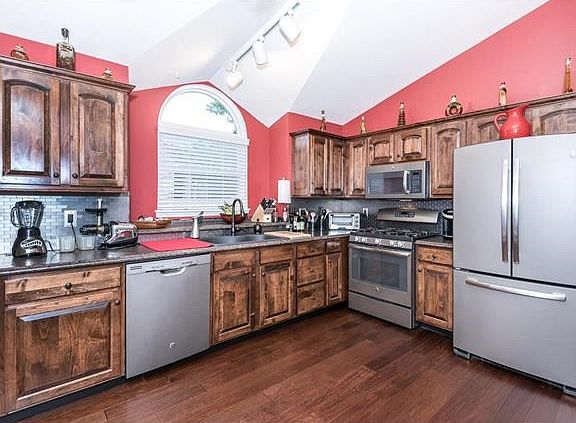 3rd image of 6869 China Lake Dr