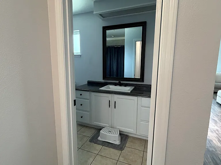 1410 Ashwood Ct — Photo 10