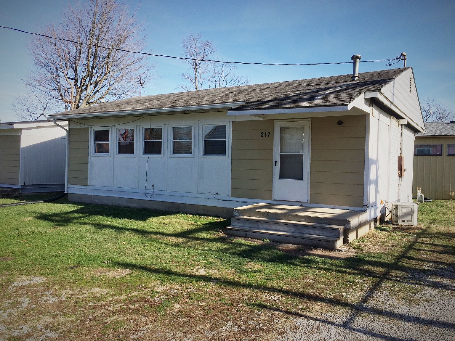 217 E Elm St, Ladoga, IN 47954 Zillow