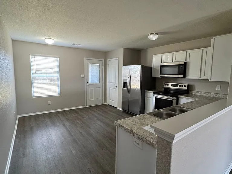3812 Keeneland Dr — Photo 4